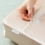 Oreiller complet en satin cheveux brillant avec Housse en Satin avec fermeture éclair pour un confort optimal.